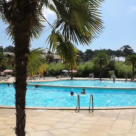 Nature - Piscine - A 900m Apartment