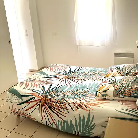 Nature - Piscine - A 900m Apartment